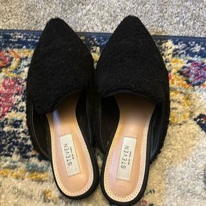 Steven New York // black pointed toe fluffy backless loafers